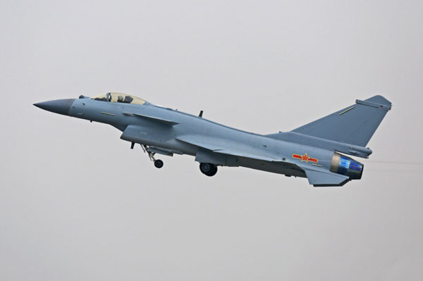 歼10B新机空军灰涂装新照曝光 已经量产至少