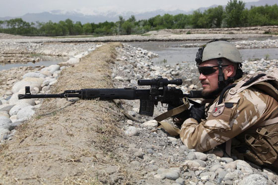 捷克陆军阿富汗巡逻 发现袭击巴格拉姆机场凶