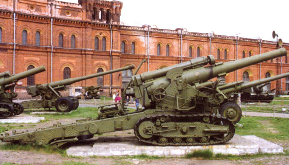 苏联br-4型203毫米重型炮 战场的红色巨棰