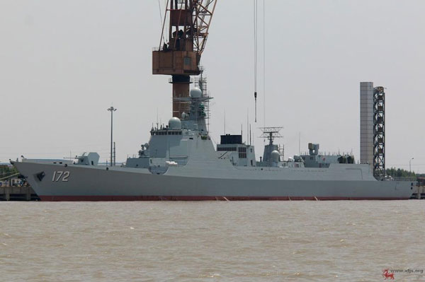 网传南方某船厂同时建造5艘052D驱逐舰