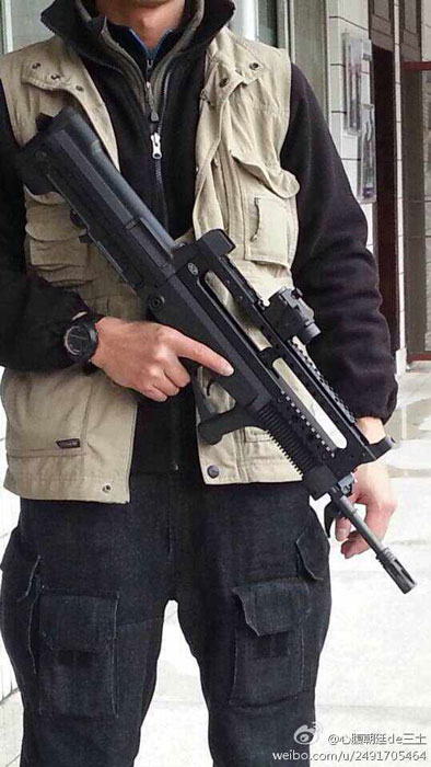 国产95式步枪战术导轨“魔改”方案出炉