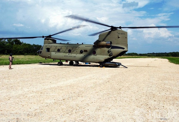 美国CH-47支努干多功能双螺旋桨运输直升机