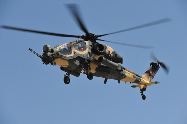 意大利陆军航空兵a129"猫鼬"武装直升机