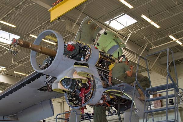 美国公布V-22发动机维护细节照片_空中网军事频道