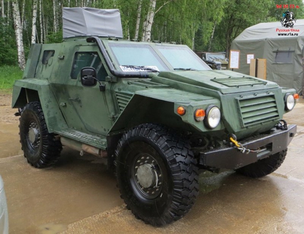 俄罗斯展示Ansyr装甲越野车研制进度_空中网军事频道