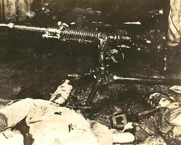 抗战日本杀人利器--九二式7.7mm重机枪