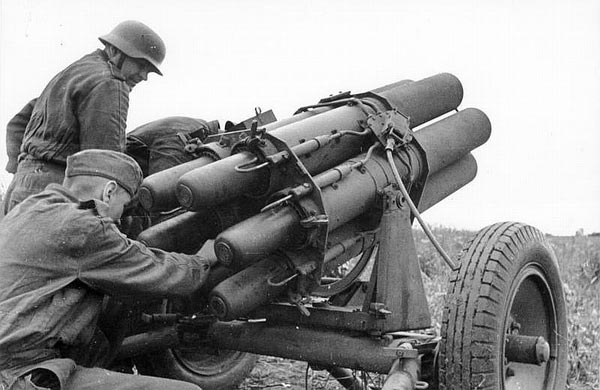 德国陆军的喀秋莎 41型150毫米6管火箭炮