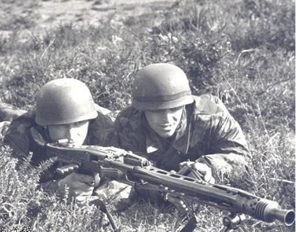 二战德国MG42机枪 战场上恐怖的死亡绞肉机