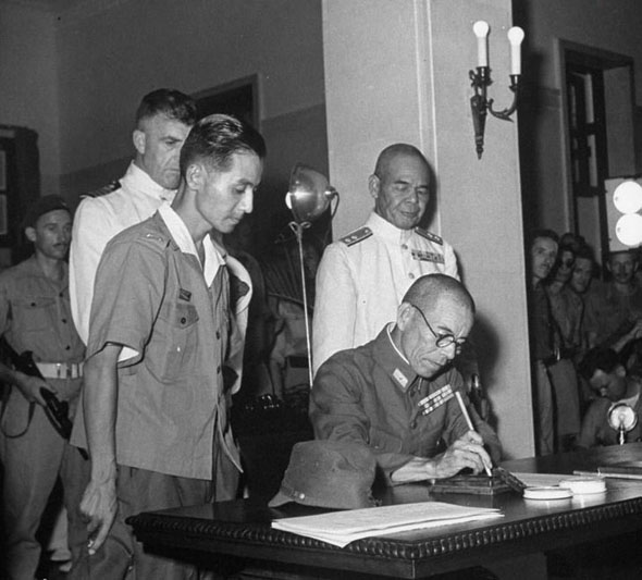 二战胜利时刻 日本向同盟国投降