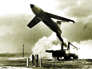 因为当时苏联开始部署超音速拦截机和地空导弹,给美空军造成越来越大