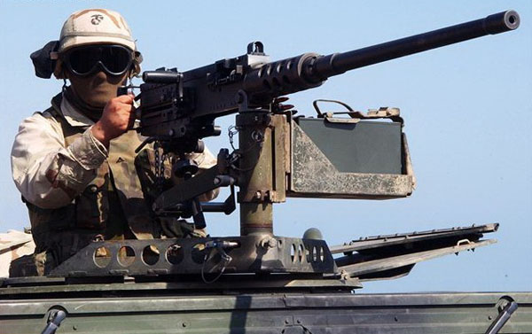 视频:美军勃朗宁M2QCB 12.7mm重机枪威力演示