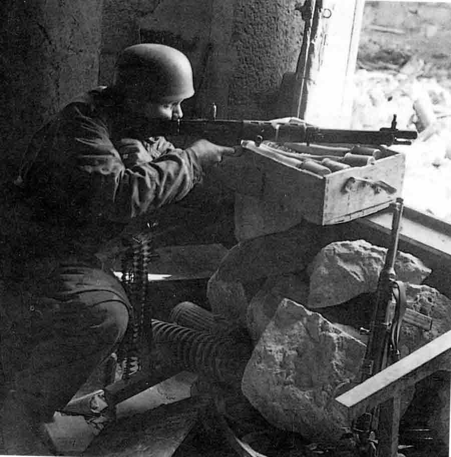 FG42伞兵步枪 二战德国空军超时代的传奇武器