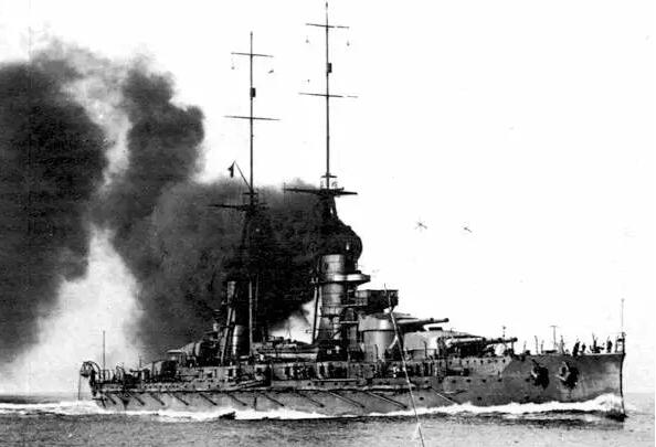 意大利刚把朱利奥凯撒赔给苏联就爆炸翻沉