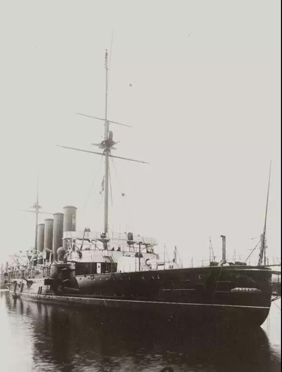 素质三联 单舰一小时击沉三艘装甲舰 却最终被