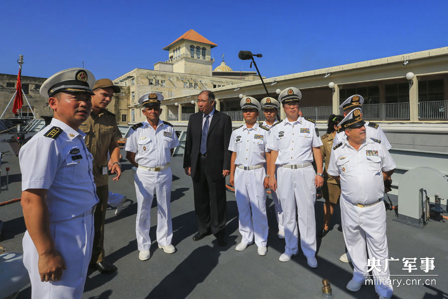 中国海军152舰艇编队抵达古巴进行友好访问