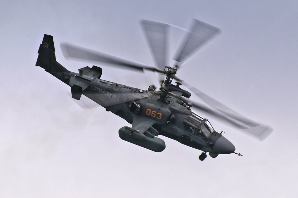 俄军多款主力攻击直升机齐亮相