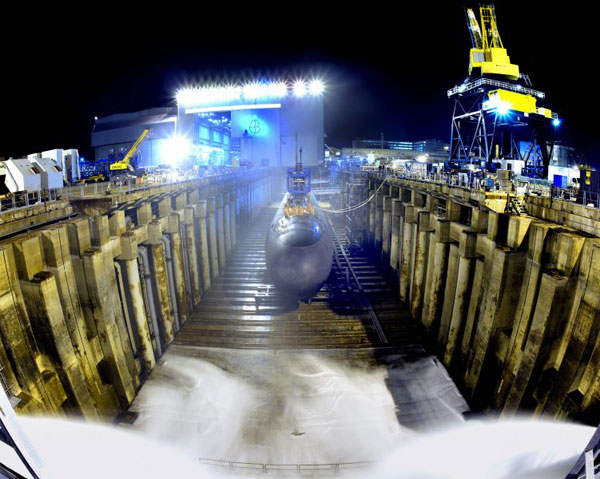 美国最新下水的弗吉尼亚级核潜艇北达科他号