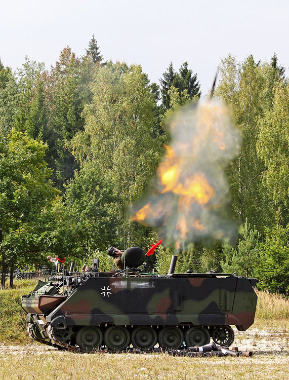 德国陆军第232山地步兵营重火力实弹射击训练_空中网军事频道